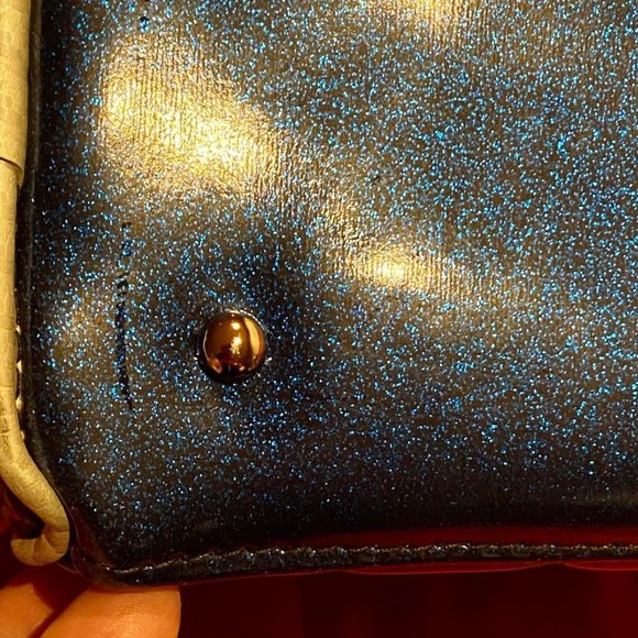 ONE TIME PRICE -- THEN IT'S GONE!  WICKED PURSES -- CANADA RETRO-STYLED PURSE - Picture 7 of 9